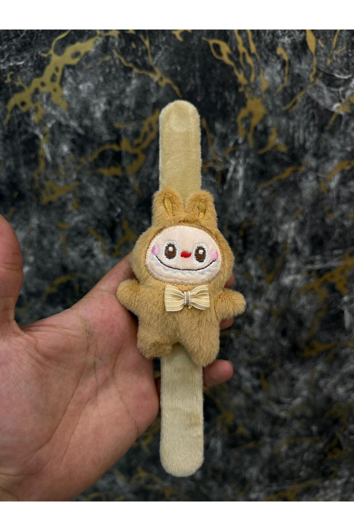 Labubu Peluş Bileklik Oyuncak – Bileğe Vurunca Sarılan Slap Bileklik, Çok Amaçlı Saç Tokası Bej