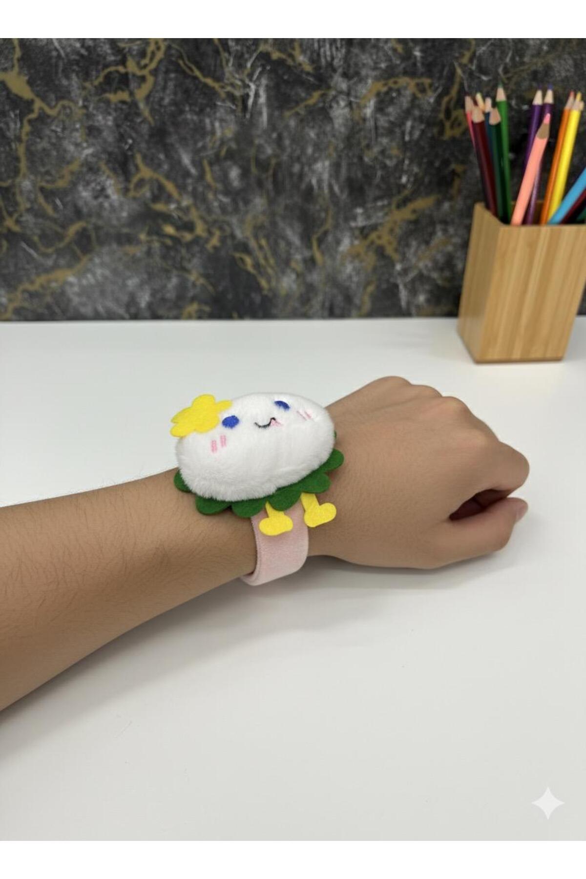 Mochi Peluş Bileklik Oyuncak – Bileğe Vurunca Sarılan Slap Bileklik, Çok Amaçlı Saç Tokası